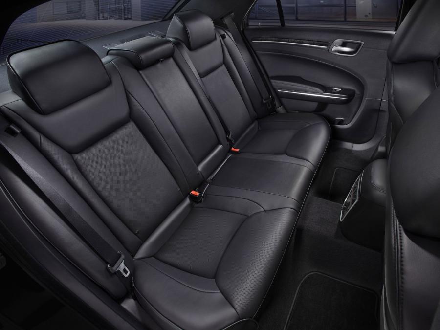  Chrysler 300C 2011 года  (фото 81 из 83)
